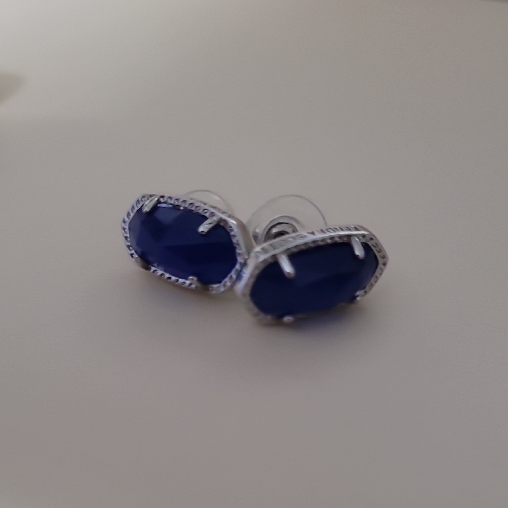 Kenrda Scott Elegant Blue Stud Earrings
